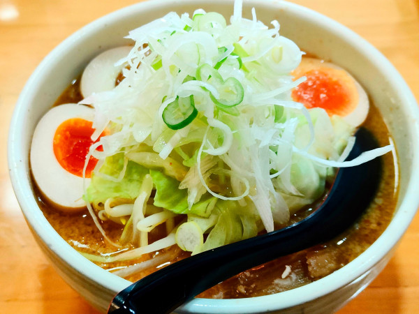 「味噌らーめん並盛＋味付玉子」@木菟ラーメンの写真