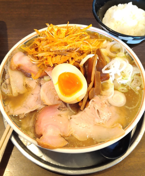 「チャーシュー麺+辛ねぎチャー､ライス小」@麺屋みつば＋クローバーの写真