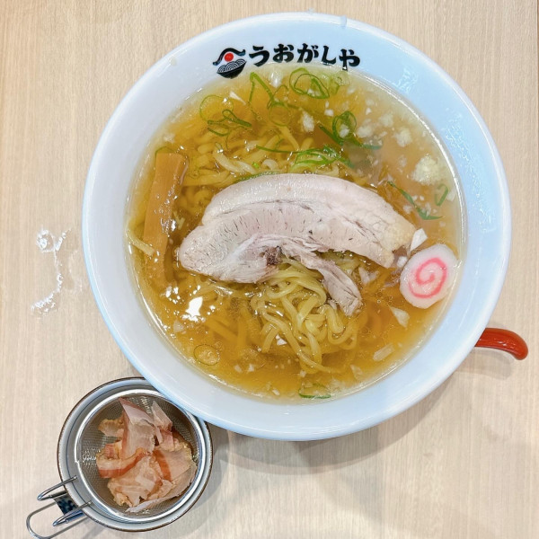 「プレミアム貝だし追いかつおラーメン」@鮨とラーメン うおがしやの写真