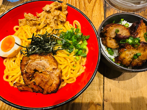 「カラアブラとトロ肉丼」@麺屋 政宗の写真