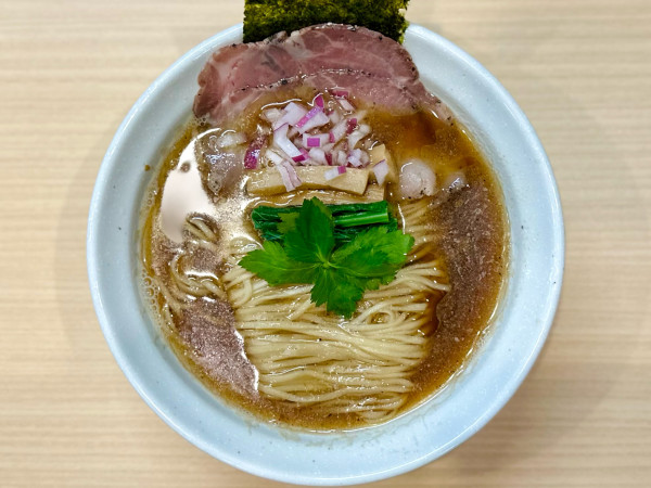 「★粗挽きうるめ醤油🍜¥980」@中華そば うお静の写真