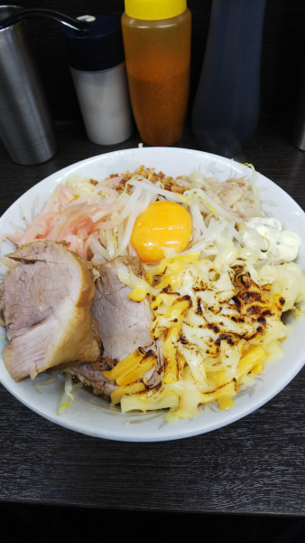 「汁無し 岩下の新生姜 炙りチーズ」@ラーメン二郎 川越店の写真