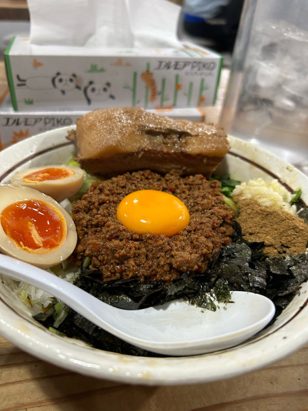 「トロ豚まぜそば」@麺 酒 やまのの写真