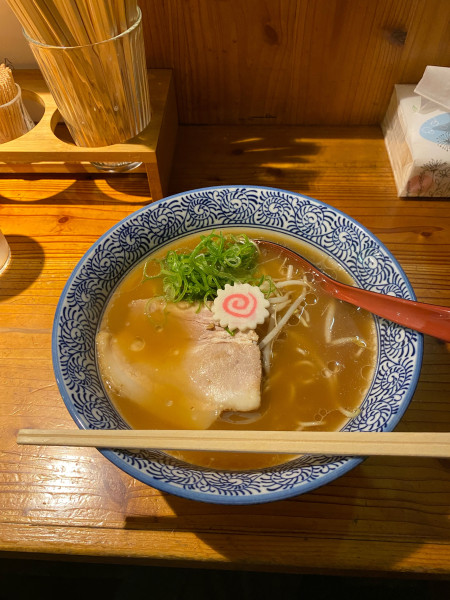 「夜鳴き醤油ラーメン」@夜鳴きらぁめんの写真