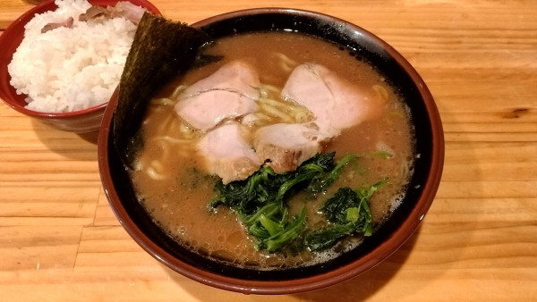 「ラーメン_900円」@秋葉原ラーメン わいずの写真