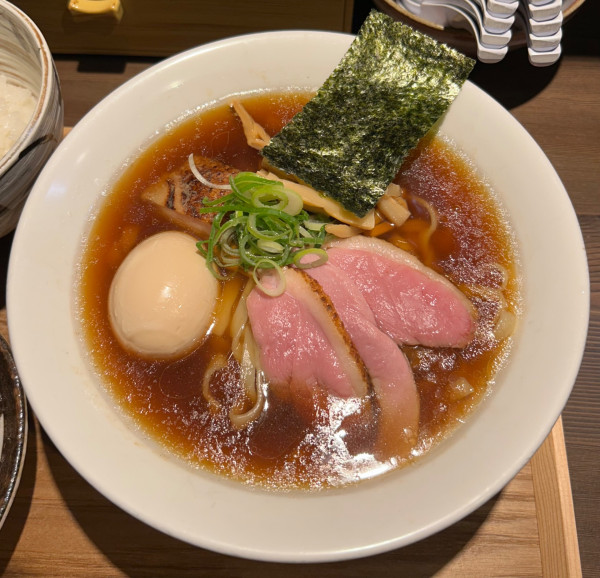 「特製最上鴨中華蕎麦(醤油)」@鴨出汁中華蕎麦 麺屋yoshikiの写真