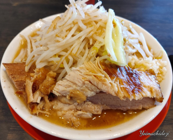 「らーめん（850円）」@麺と飯 トンじろの写真