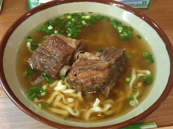 「ソーキそば」@すばやーの写真