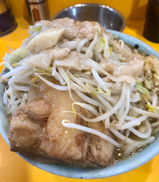「小ラーメン 生卵 ショウガ 950+100+100円」@ラーメン二郎 八王子野猿街道店2の写真
