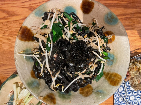 「いかすみ麺の焼きそば」@わたんじ通堂町の写真