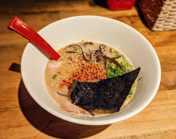 「辛口とんこつラーメン」@とんこつ名人 かつみ屋 本店の写真