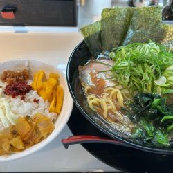 九条ネギラーメン980円、ライスバー100円