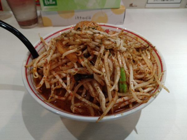 「北極の炎 北極味玉、背脂」@蒙古タンメン 中本 立川店の写真