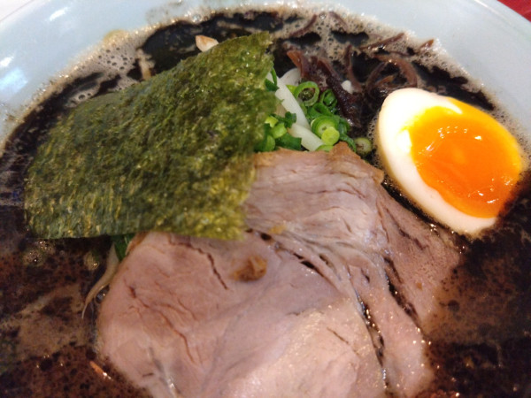 「春吉ブラック 替え玉」@麺屋 きく川の写真