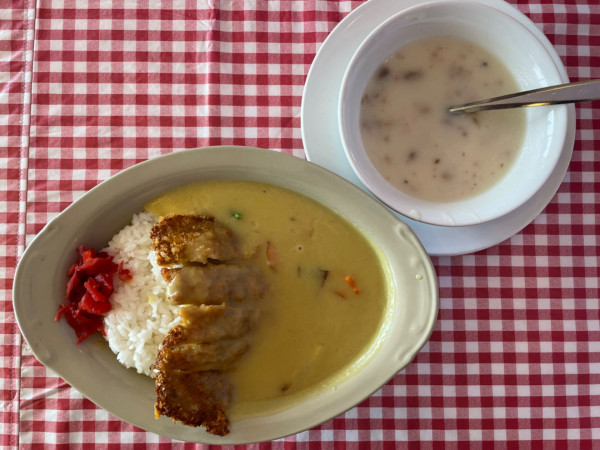 「カツカレー、スープ」@シーサイドドライブインの写真