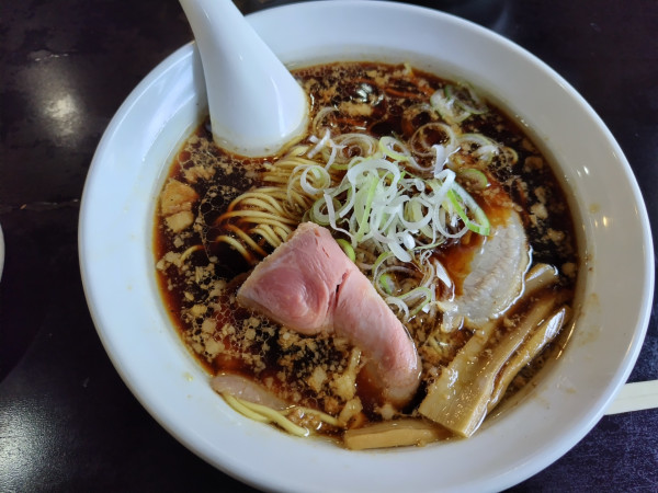 「ブラックラーメン　細麺」@大津家の写真