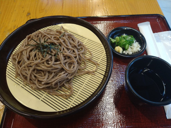 「黒豆ざるそば」@道の駅 丹波おばあちゃんの里 フードコートの写真