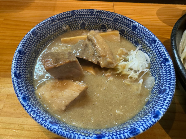 「つけ麺中盛り+ゴロゴロチャーシュー」@自家製麺TANGOの写真