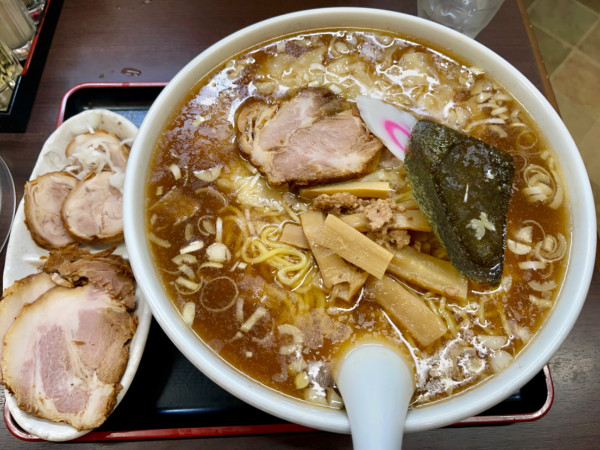 「ワンタン麺 大盛 TP特製トッピング」@弘前軒の写真