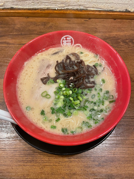 「豚骨ラーメン(638円)」@豚骨拉麺 酒場 福の軒 関内ベイスターズ通り店の写真