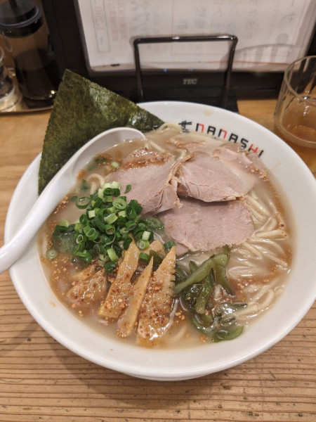 「七志ラーメン」@七志 町田店の写真