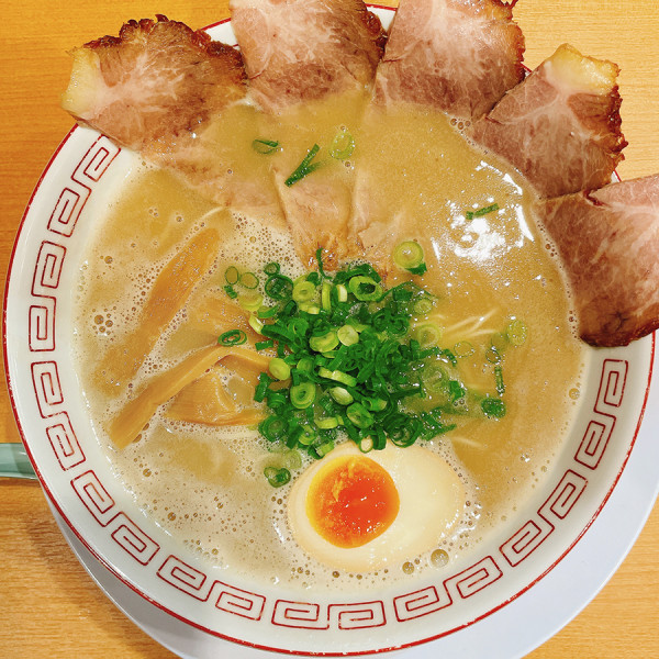 「だるまチャーシューメン＋替え玉」@だるま大使 無限 下北沢駅前店の写真