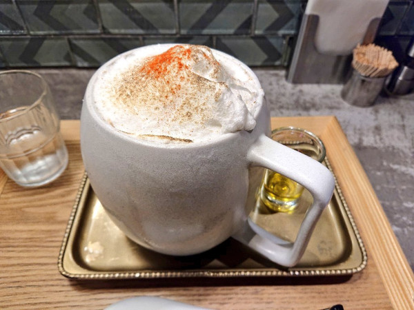 「カプチーノラーメン トリュフ＆ポルチーニクリームスープ」@Rahmen Eddie 新宿御苑の写真