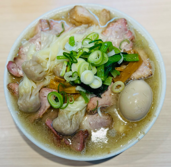 「塩チャーシューワンタンメン、大盛り、味付玉子」@桜上水 船越の写真