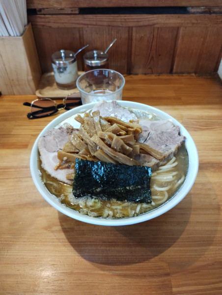 「新・塩メンマチャーシューメン　中　1650円」@自家製中華そば としおかの写真