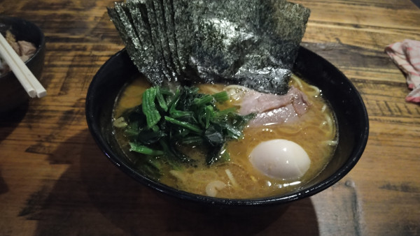 「特ラーメン」@家系ラーメン クックらの写真