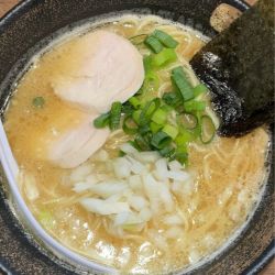 濃厚醤油鶏白湯そば