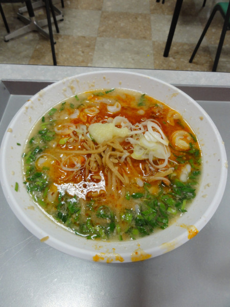 「こってり辛口ホルモン麺700円 太麺変更」@とん平食堂 柏店の写真
