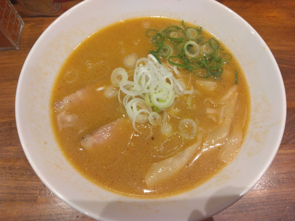 「北海道新味みそラーメン890円」@ラーメンステーション 梅田店の写真