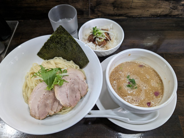 「鯛味噌つけ麺200g＆ミニチャー丼」@ラーメン晃煇の写真