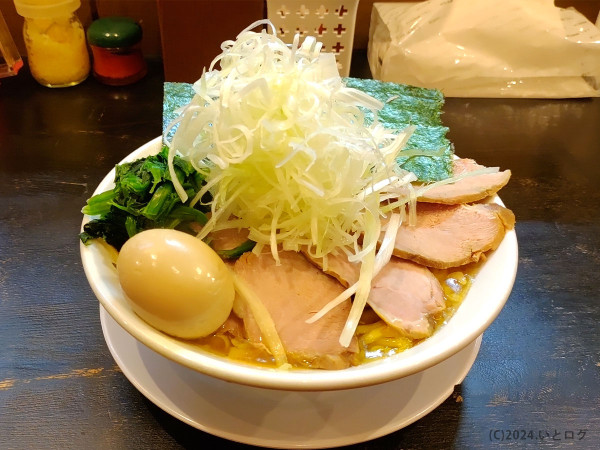 「ネギチャーシュー麺 大盛（＋味玉）」@家系とかブライアンの写真