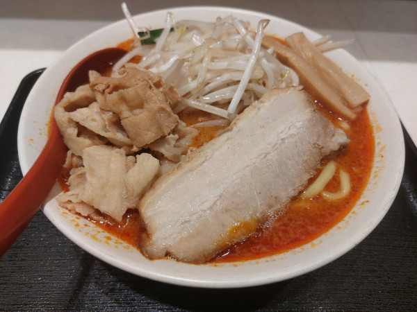 「特製辛味噌ラーメン」@味噌麺処 花道庵 東京ラーメンストリート店の写真