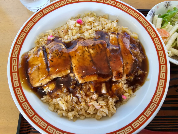 「ポークステーキ炒飯　1130円」@一幸食堂の写真