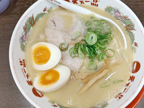 「味付煮卵ラーメン（屋台の味）」@天下一品 青物横丁店の写真