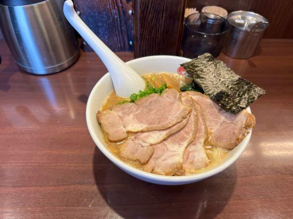 「チャーシューめん大盛り(1330円)」@豚骨醤油らーめん まぼろしの写真