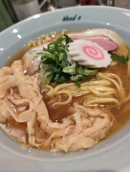 「鶏と鴨の特製樽熟成しょうゆラーメン」@餃子と〆の店 Nood eの写真