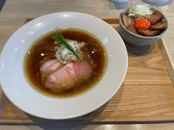「地鶏としじみの中華蕎麦　醤油」@宍道湖しじみ中華蕎麦 琥珀 東京本店の写真