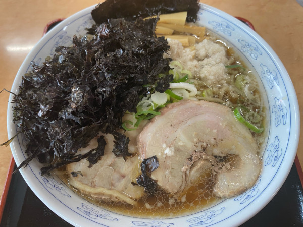 「煮干し中華　小　こってり　岩のりトッピング」@中華そば 雲ノ糸 酒田店の写真