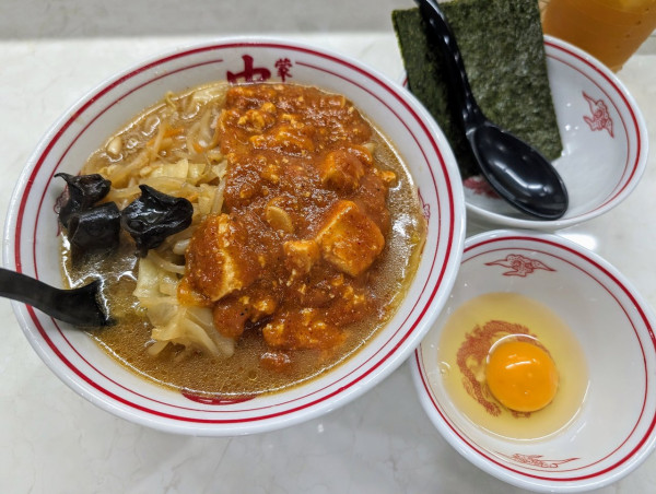 「蒙古タンメン890円＋海苔90円＋生卵90円」@蒙古タンメン 中本  久喜店の写真