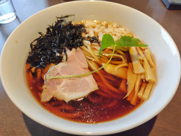 「湯浅醤油らーめん」@自家製麺 ぐりとんぼの写真