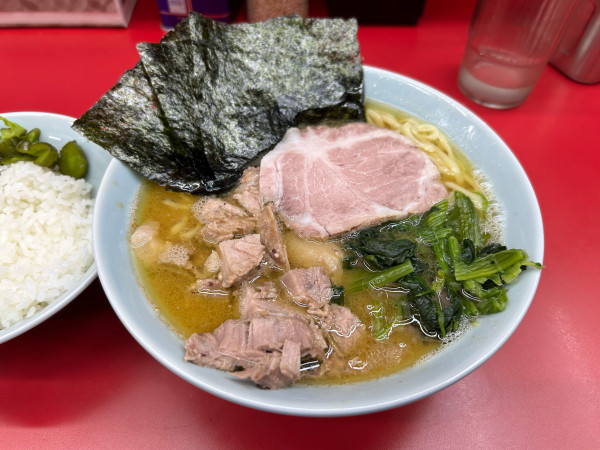 「らーめん+肉カス」@家系らーめん 武将家の写真