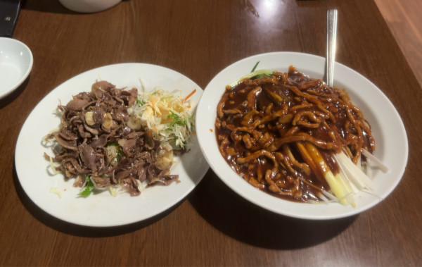 「ジャージャン麺 砂肝の黒胡椒炒め」@八福の写真