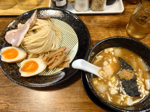 「特製濃厚魚介豚骨つけ麺(麺少なめ、1190円)」@麺屋叶 舟渡店の写真