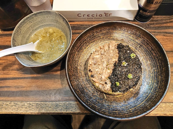 「バスク風和えそばのガトー仕立て」@稲荷屋の写真