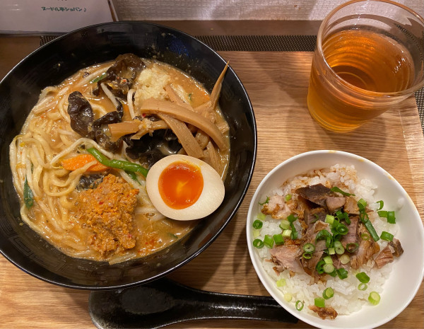 「味噌ヌードル 750円+ミニ焼豚丼 150円」@ヌードル亭ショパンの写真