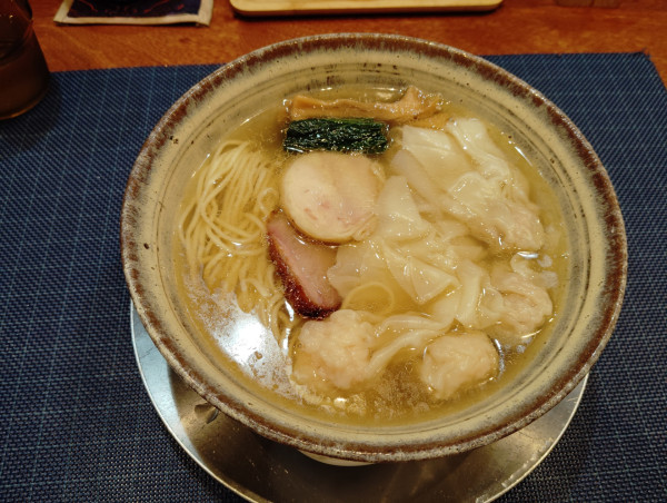 「ワンタン塩らーめん　　　　1100円」@らーめん 梶原の写真